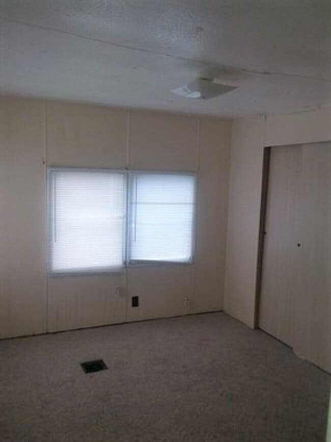 Building Photo - 1505 Goodyear Ave
