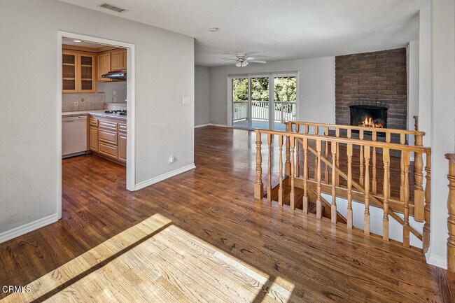 Building Photo - 1225 Valencia Way