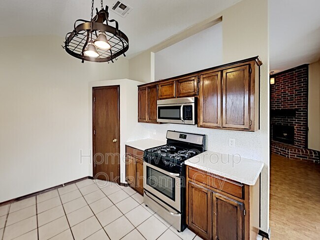 Foto del edificio - 16237 Everglade Ln