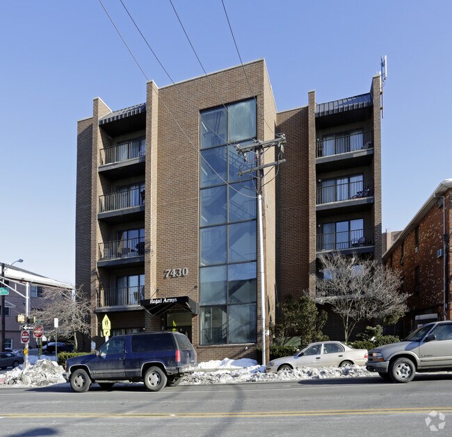Building Photo - Regal Arms Condominiums