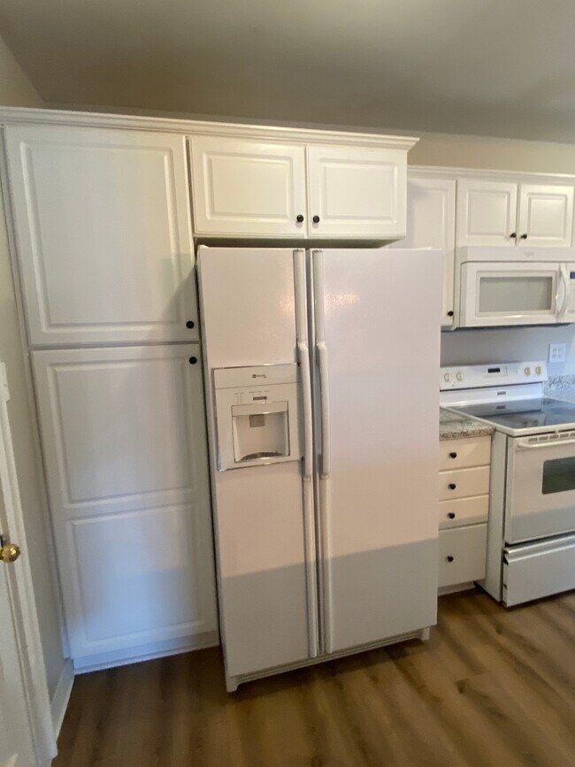 Kitchen - 105 N Miles St