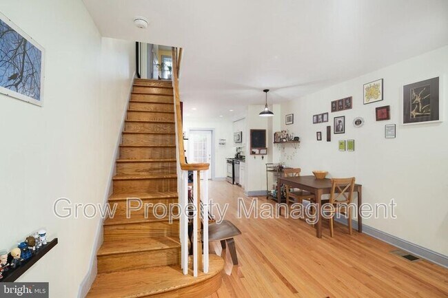 Foto del edificio - 928 Dudley St