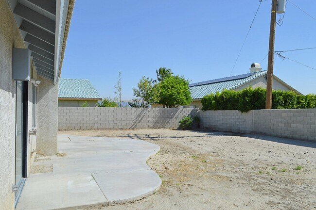 Building Photo - Fully renovated 3-Bedroom House with Firep...