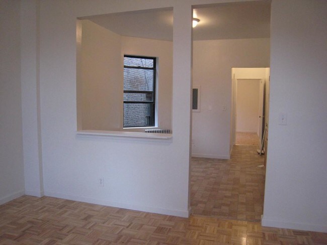 Building Photo - 344 E 62nd St