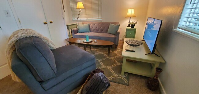 Living room - 2315 W Smith Ave