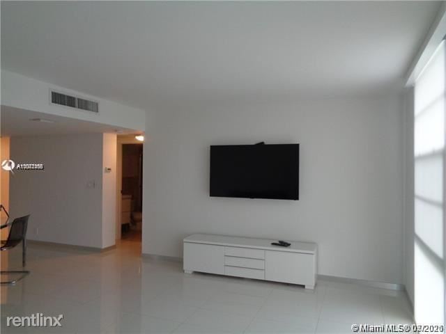 Foto del edificio - 3401 N Country Club Dr