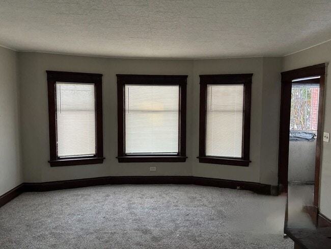Building Photo - 1104 E 143rd St