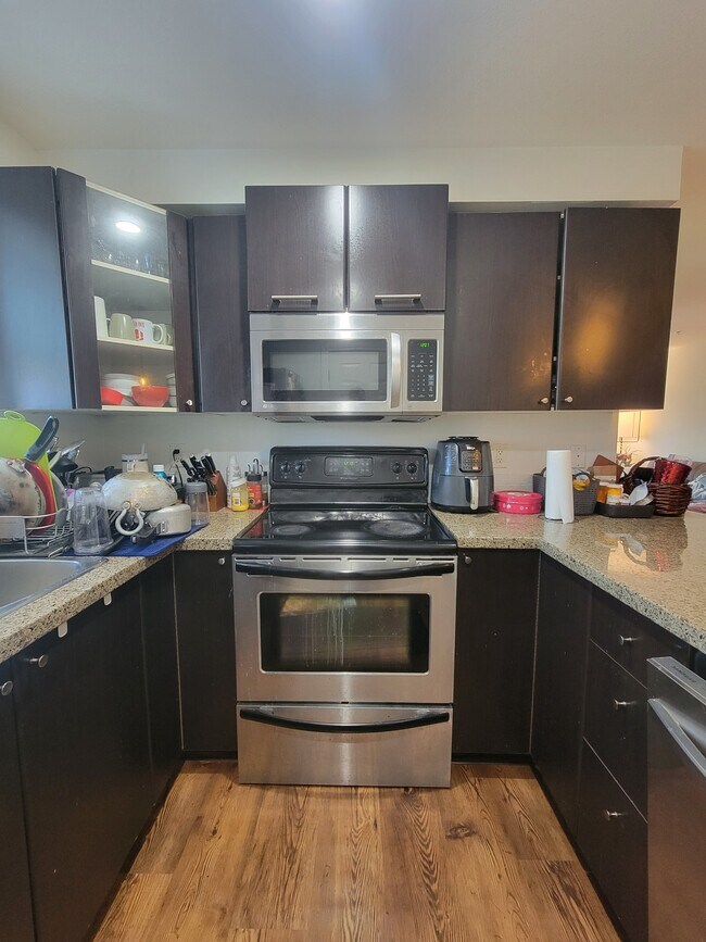 Building Photo - 5474-5474 198 St