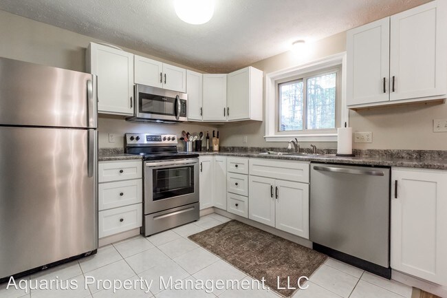 Building Photo - 2 br, 1.5 bath House - 8 Oakdale Drive
