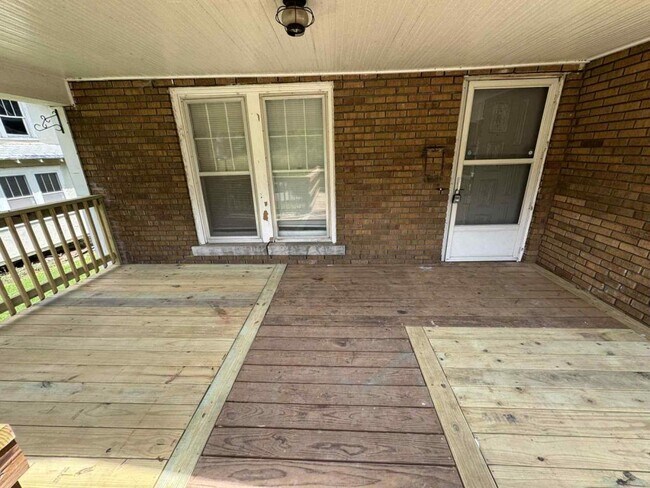 Foto del edificio - 1836 Freeman Ave