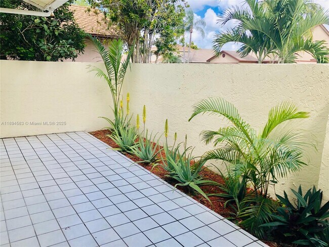 Foto del edificio - 1010 SW 99th Ave