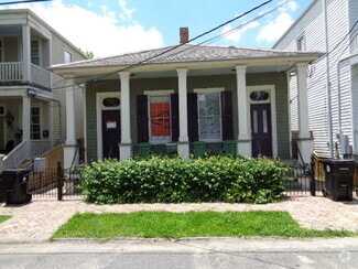Building Photo - 622 1st St