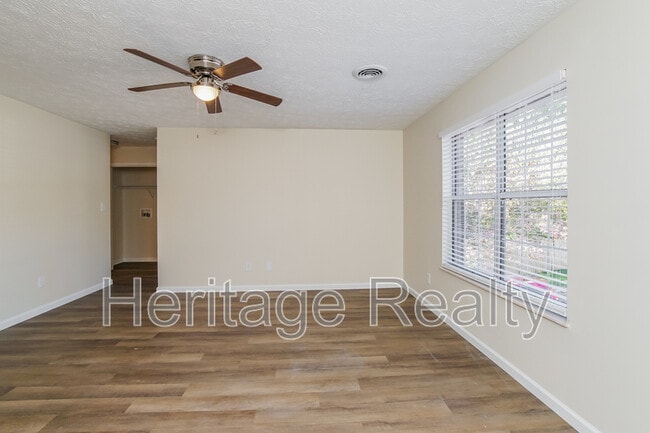 Building Photo - 4207 Iona Way