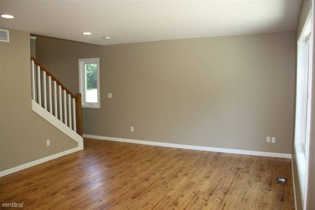 Foto del edificio - 3 br, 2.5 bath Duplex - 904 Sadie Ct