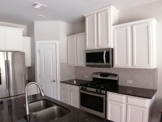 Foto del edificio - 8082 Antebellum Ave