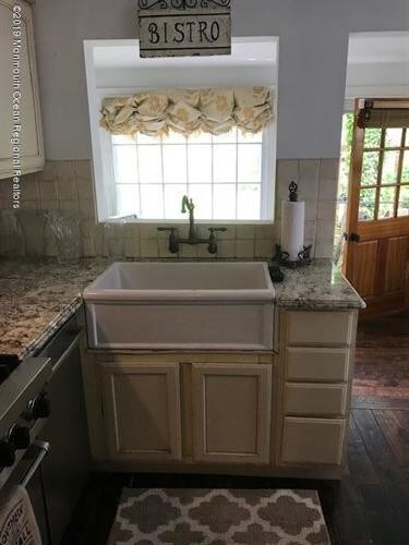 Foto del edificio - 114 Elizabeth Ave