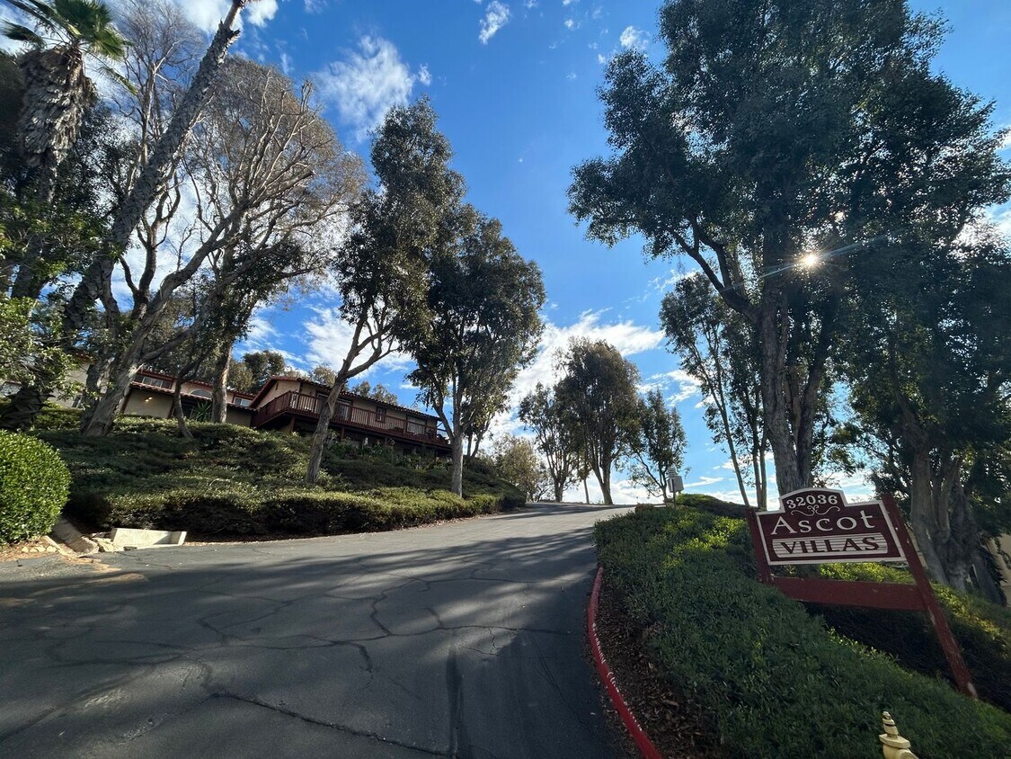 Foto principal - COMING SOON at Ascot Park Villas!!!