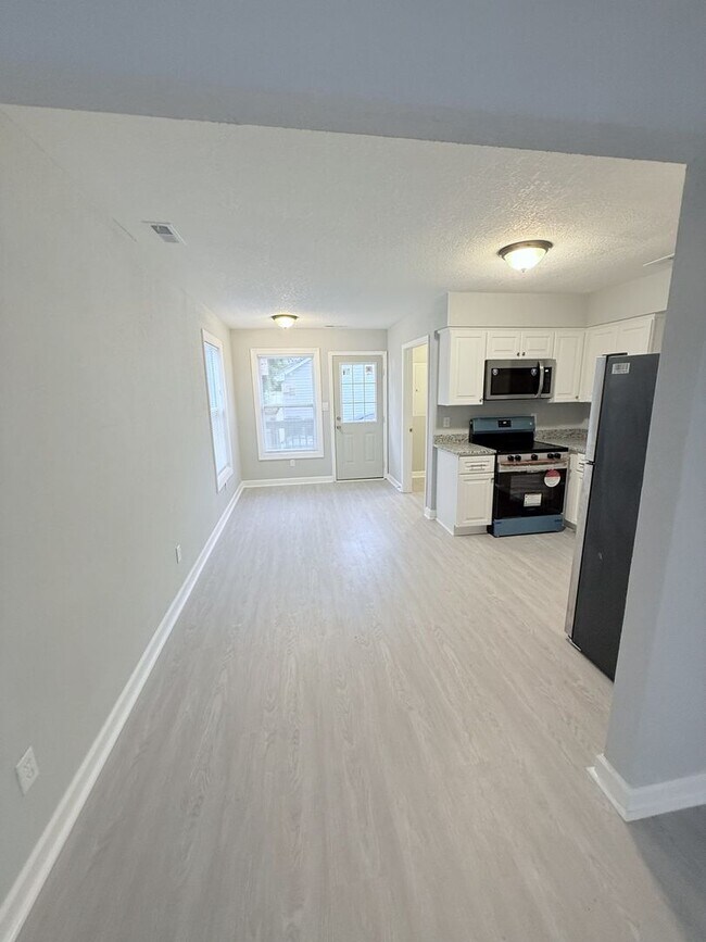 Foto del edificio - 315-317 Roselynn Lane