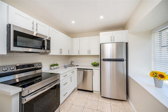 Foto del edificio - 7705 SW 86th St
