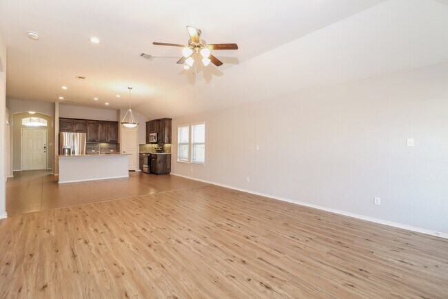 Foto del edificio - 2108 Leonard Ranch Rd