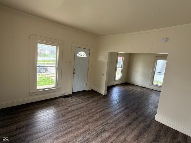 Building Photo - 608 Wallace Ave