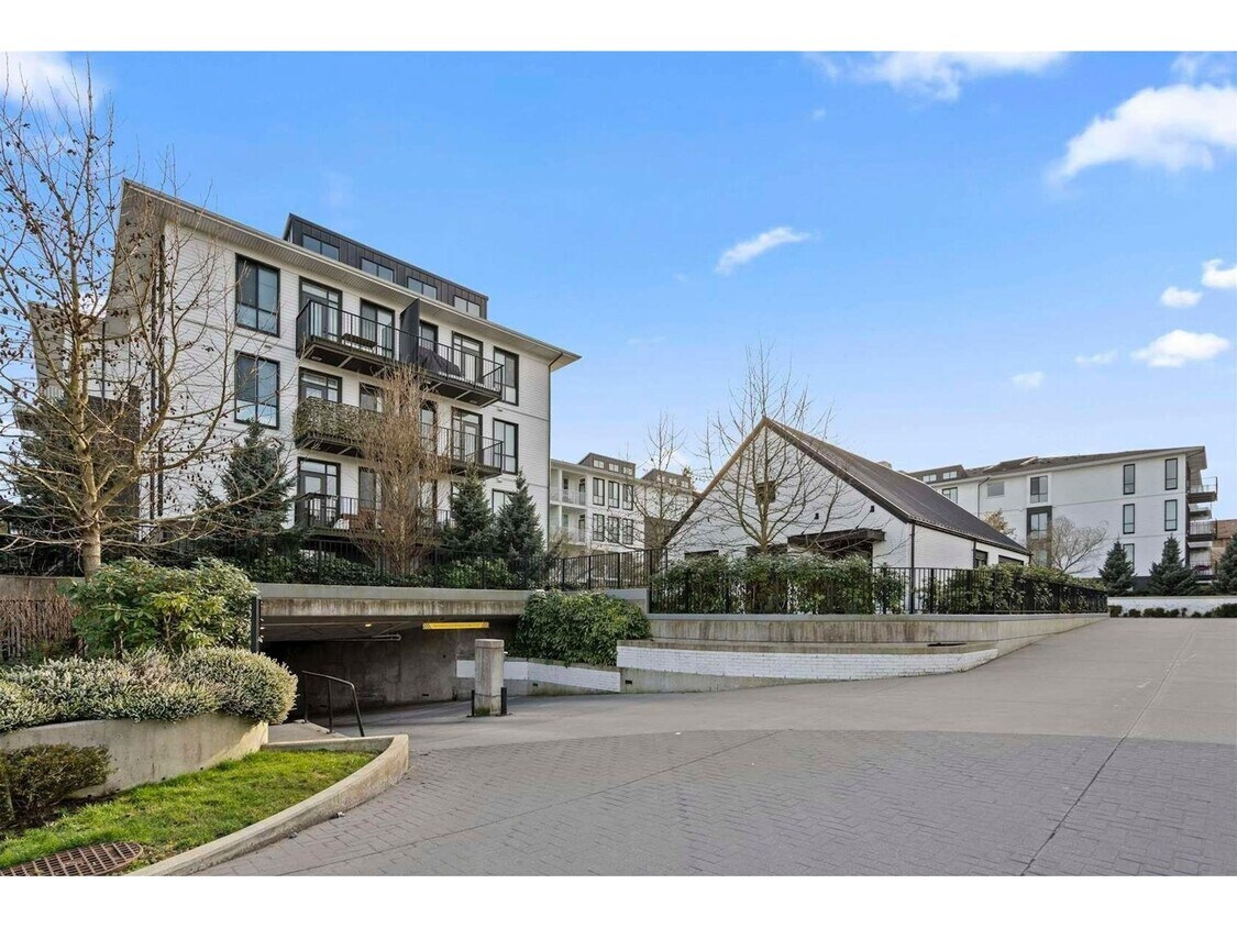 Photo principale - 14968-101 101a Ave