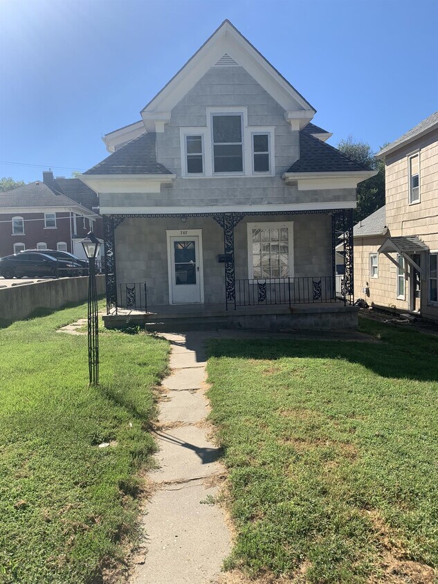 707 Osage St, Leavenworth, KS 66048 House Rental in Leavenworth, KS