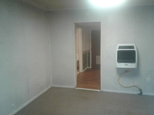 Building Photo - 2115 N Grace Ave