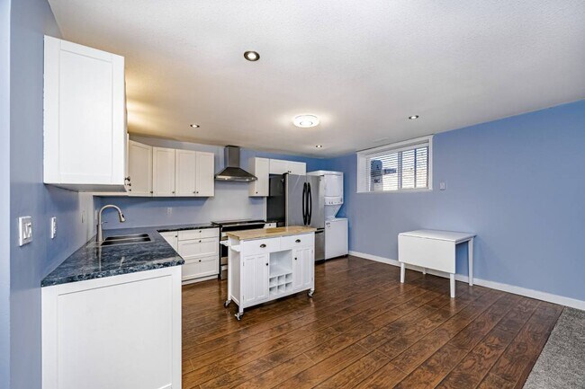 Photo du bâtiment - 32971 Hawthorne Av