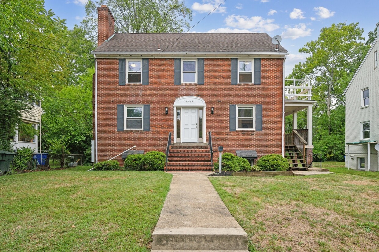 Primary Photo - 4504 Guilford Rd