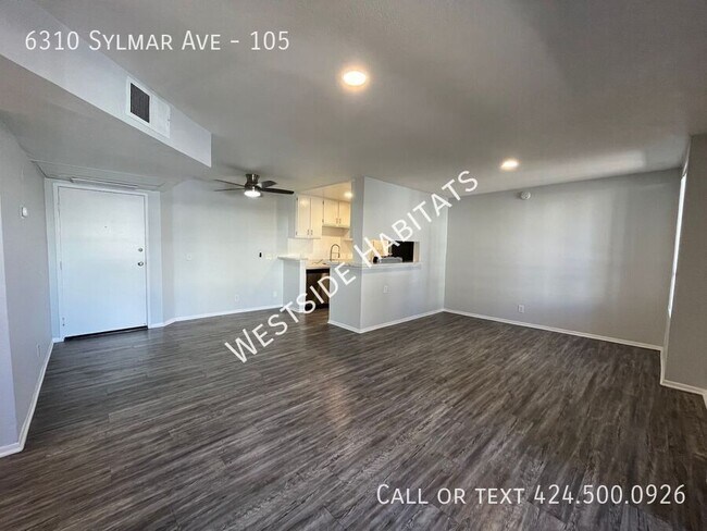 Foto del edificio - 6310 Sylmar Ave