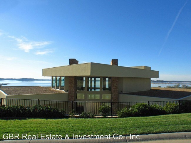 Building Photo - 2249 Outrigger Dr