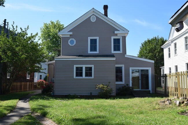 Building Photo - 355 Creek Ave