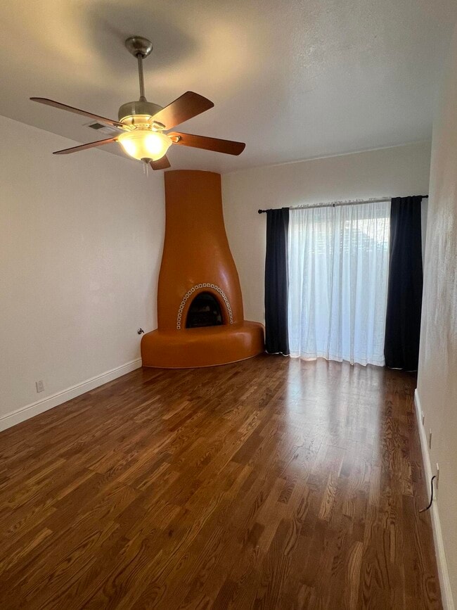 Foto del edificio - 423 Phoenix Ave NW