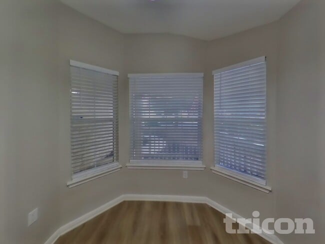 Foto del edificio - 6614 Cougar Village