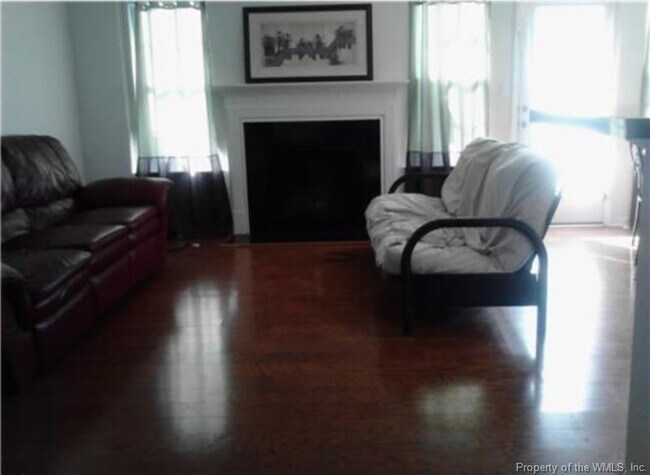 Foto del edificio - 102 Alanna Ct