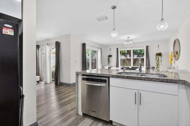 Foto del edificio - 4131 Eastridge Cir