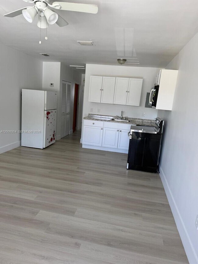Foto del edificio - 4840 NW 27th Ave