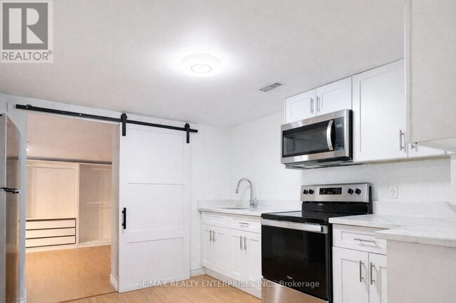 Building Photo - 818 Buttonbush Ct