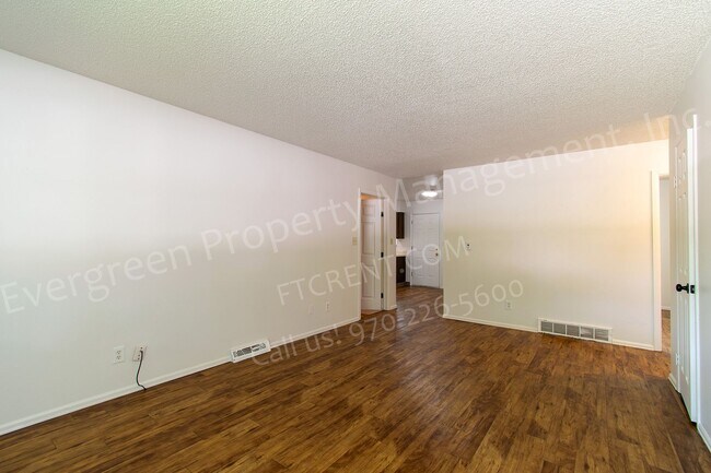 Building Photo - 2439 Clearview Ave