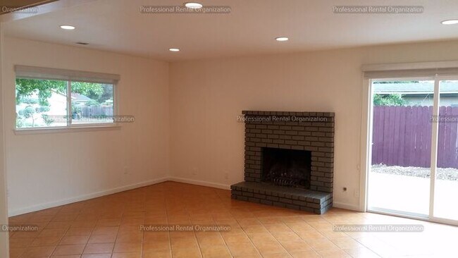Building Photo - Coming Soon!! One of Napa's finest