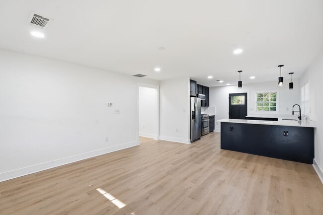Foto del edificio - 167 Rockmart Dr SW