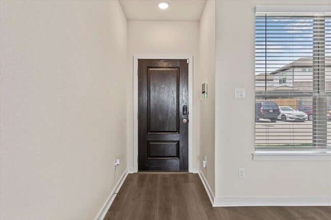 Foto del edificio - 2500 Forest Creek Dr