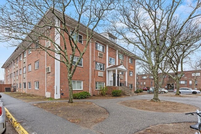 Building Photo - 154 2nd St