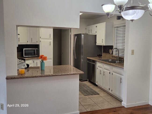 Foto del edificio - Spacious Downtown Sacramento Condo
