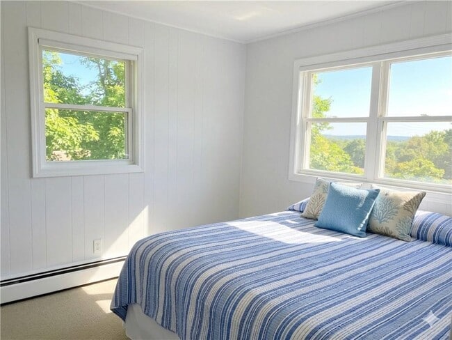 Building Photo - 10 Burbank Ave