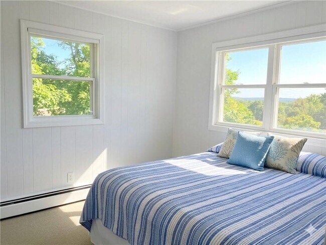 Foto del edificio - 10 Burbank Ave