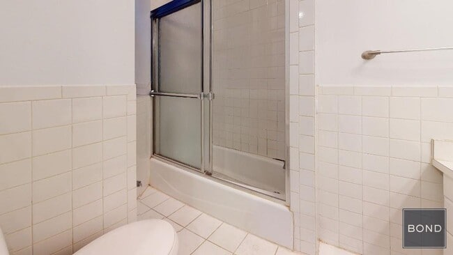 Building Photo - 322 E 89th St