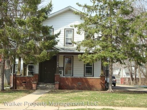 Primary Photo - 233 N Washington St