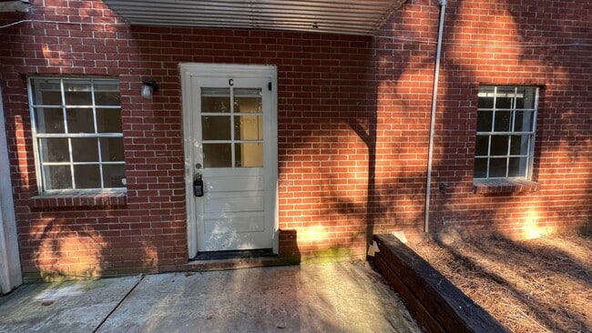 Building Photo - Welcome to our Rent Special in Fayettevill...